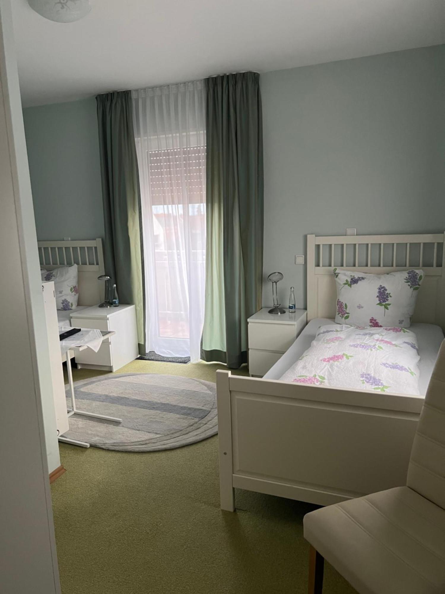 Gaestehaus Elisabeth Weisenheim am Sand Екстериор снимка